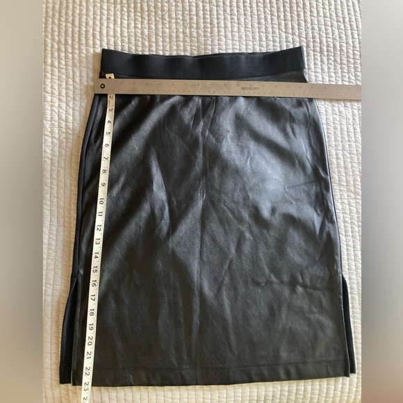GAP faux leather/jersey pull on skirt size M/P - Picture 7 of 9